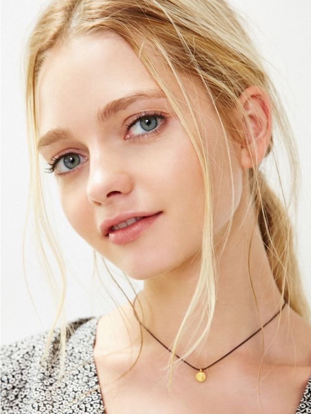 Urban Outfitters Mini Tag Delicate Red Cord Necklace with Goldtone Charm